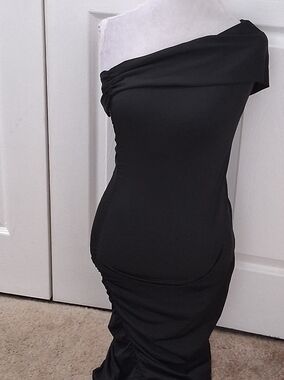 Chic & Fun One Shoulder Ruched Midi Dress Size L